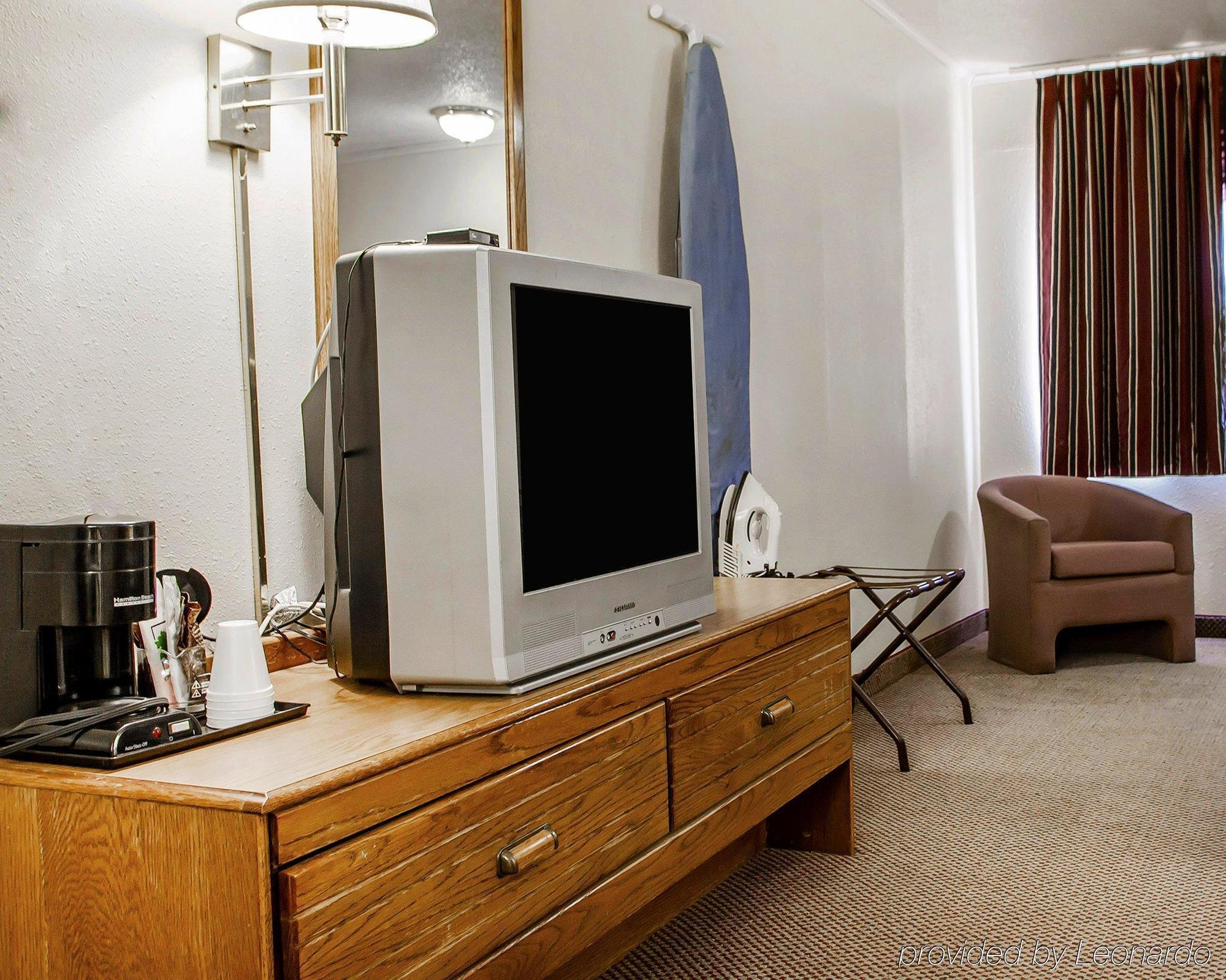 Econo Lodge Inn&Suites Newton Exterior foto